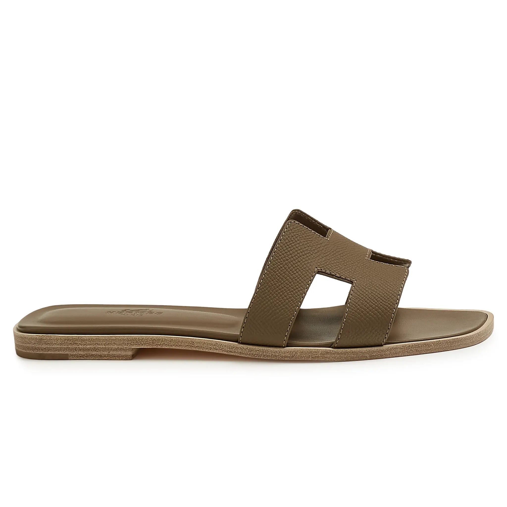 Side View of Hermès Paris Oran Étoupe Sandal H202272Z X3385